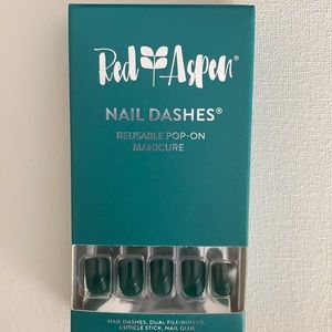Red Aspen Nail Dashes